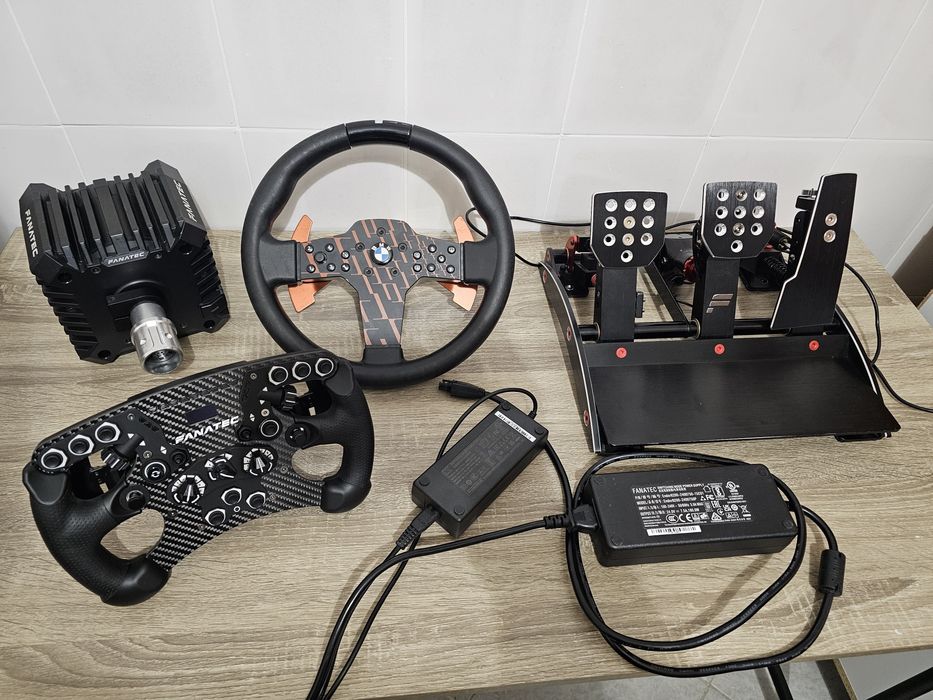 Fanatec Bundle Kit: Baza CSL DD + 8Nm Boost Kit + Volan BMW CSL + Pedale Clubsport V3 + Volan Formula 1