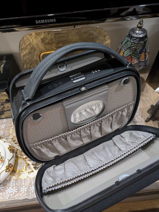 Козметичен куфар "Самсонайт"