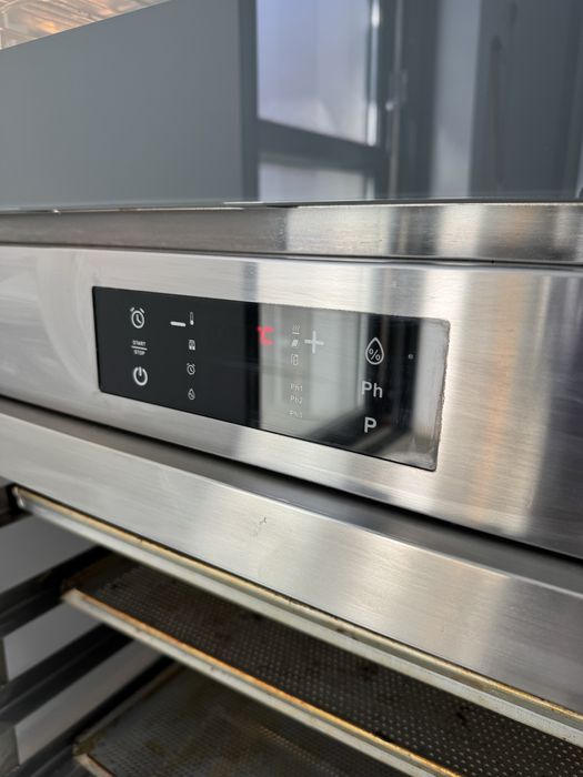 Cuptor YESOVENS digital patiserie si panificatie ca NOU  4 tavi