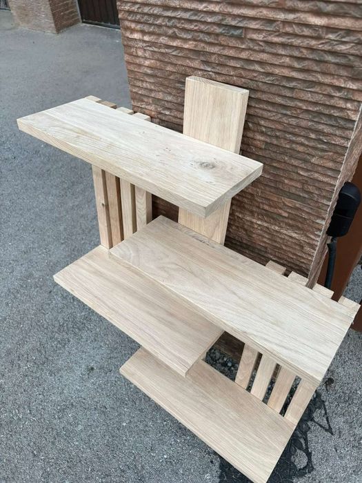 Етажерка от масивно дърво