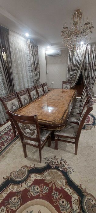 Стол-стул комплект сотилади. Холати а'ло