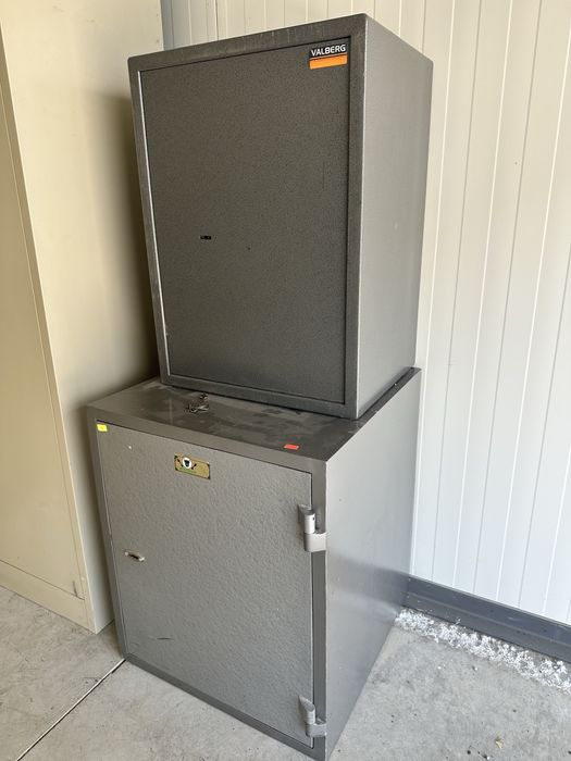 Метални сейф каси