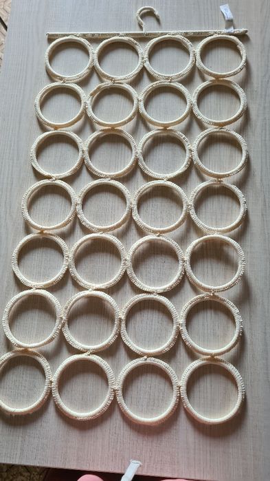 Манекен- бюст женский демонстрационный и спец. вешалка для шарфов