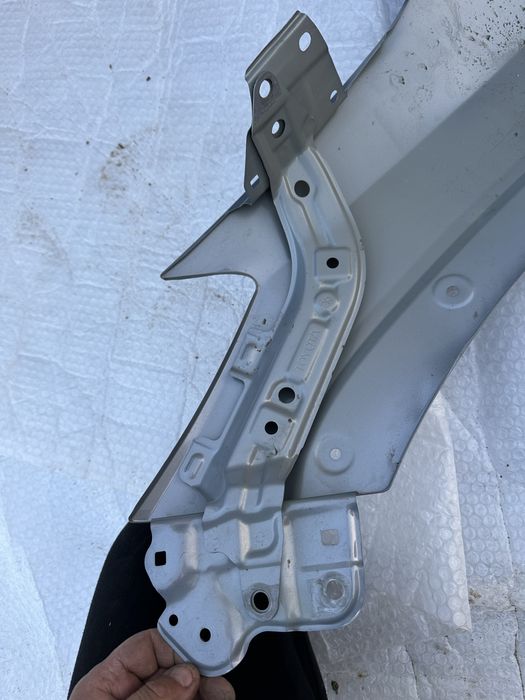 Aripă dreapta față toyota corola hybrid.