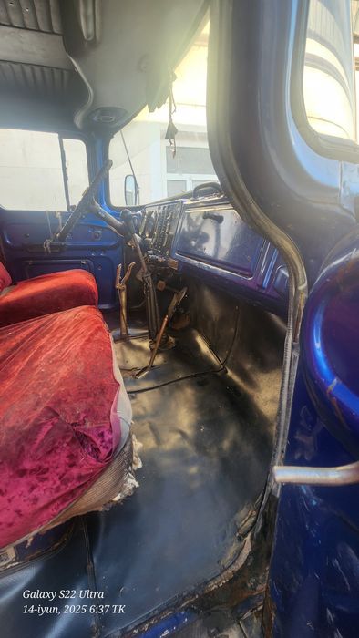 Zil mashinasi  sotiladi