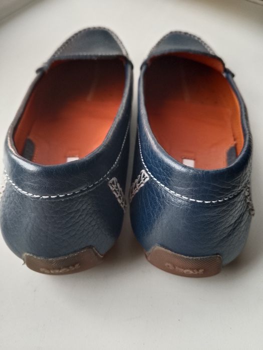 Продам женские туфельки