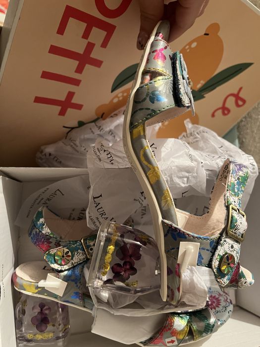 Обувки/ Laura Vita Сандали Framboiseo 16 Цветен