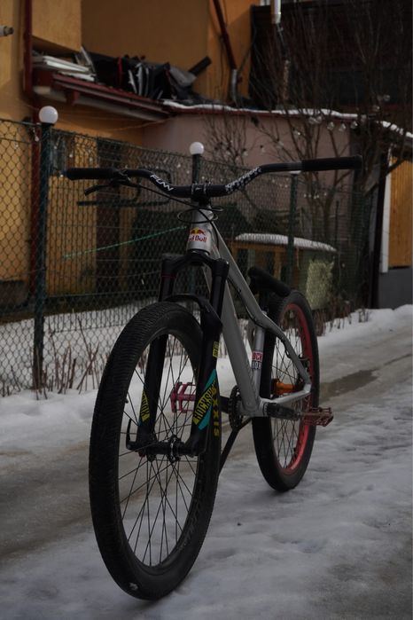 Dirt jumper/dirt bike canyon stitched 360 pro