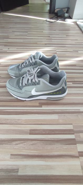 Vând adidași originali Nike Air Max, mărime 40