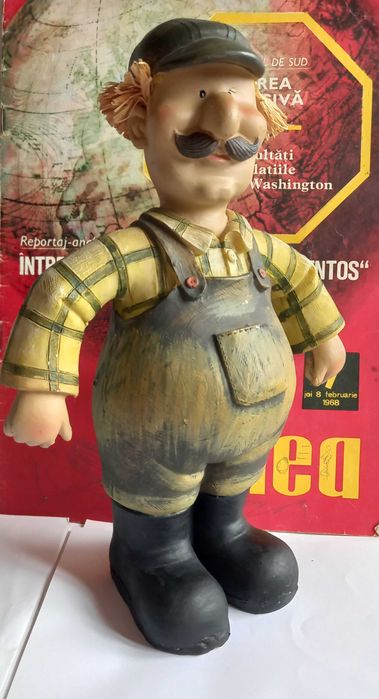 GRĂDINARUL - figurină vintage de 25cm înălțime