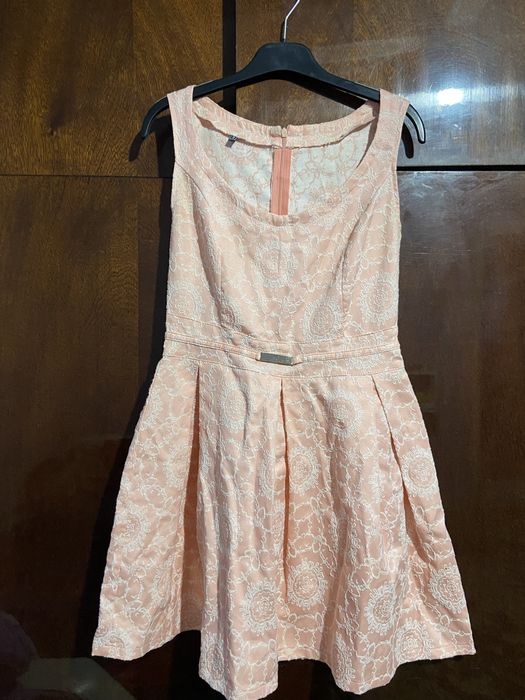 Розова рокля S размер