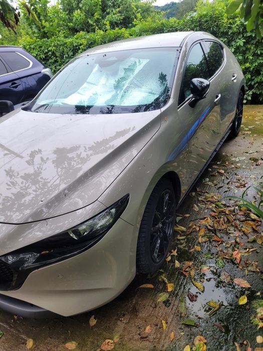 Se vinde Mazda 3 2025