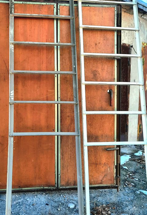 Стойки для стеллаж Лестница