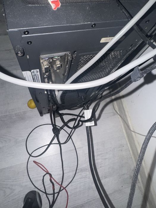 Pc gamig myria,vand si monitor