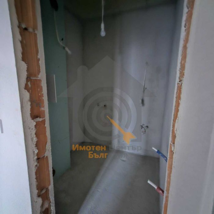 Тристаен апартамент в Дружба 2