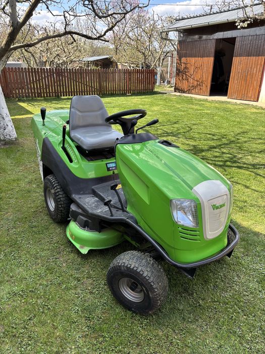 Tractoras de tuns iarba viking