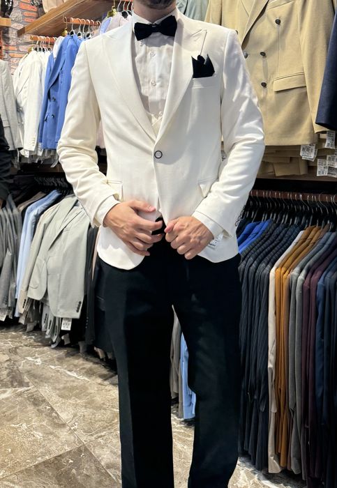 Costum Mire Alb - NOU  nefolosit - pret negociabil