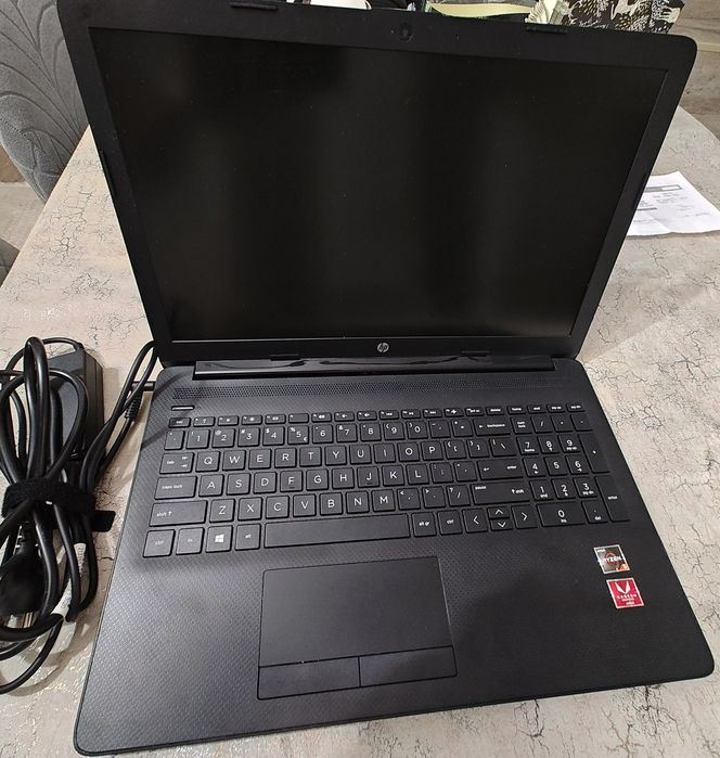 Laptop HP - AMD Ryzen 5