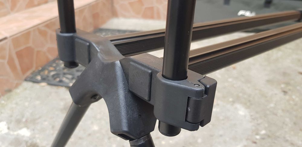 Rod pod FL BLACK EDITION pentru 4 lansete cu 4 picioare (DuoPod)FL168