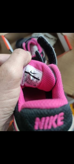 2 чифта маратонки Найк 26 номер