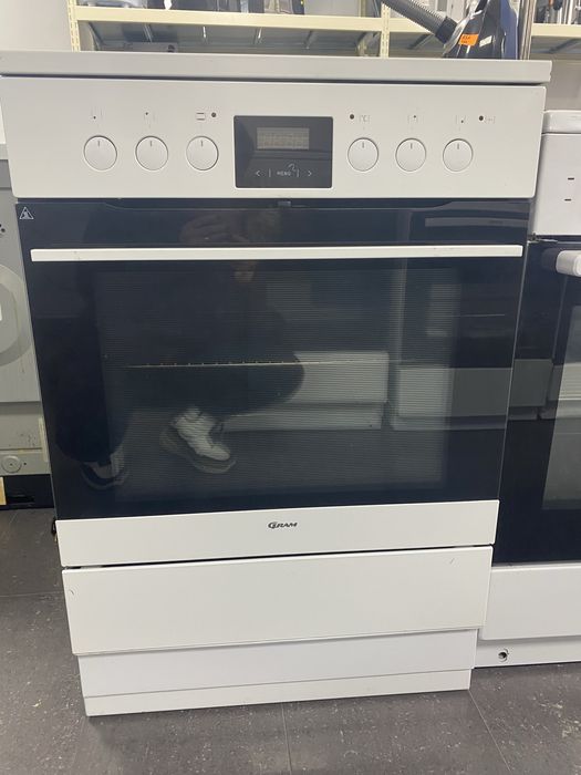 Свободностояща печка Gram Kip 17256 N с пиролиза