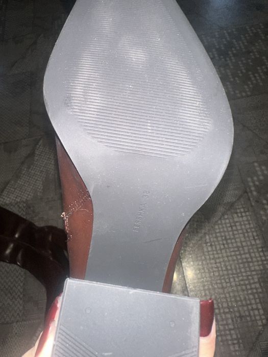 Дамски кафяви ботуши Bershka