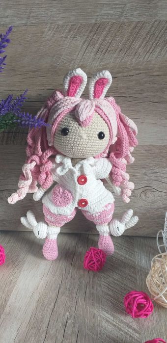 Кукла-зайка (вязаная игрушка)