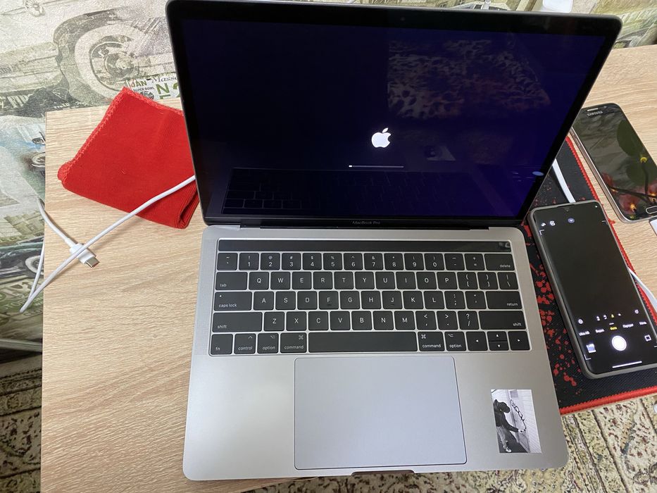 Macbook pro 256gb akb 100%