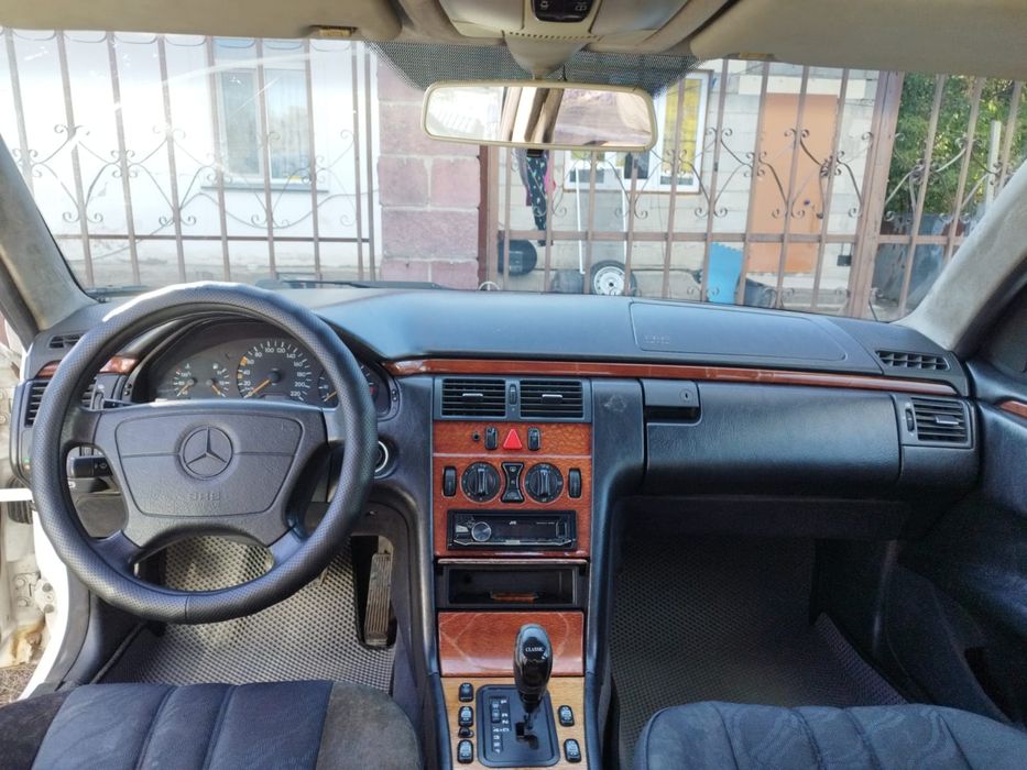 Продам Мерседес w210