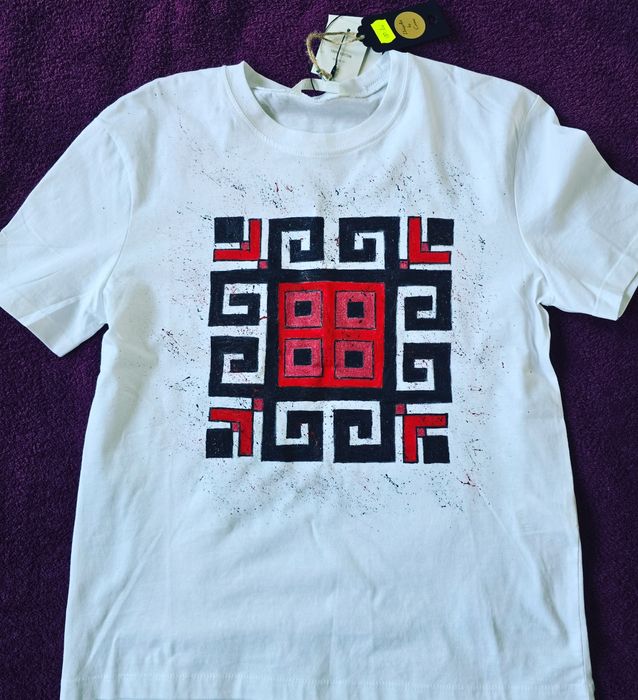 Tricouri pictate manual