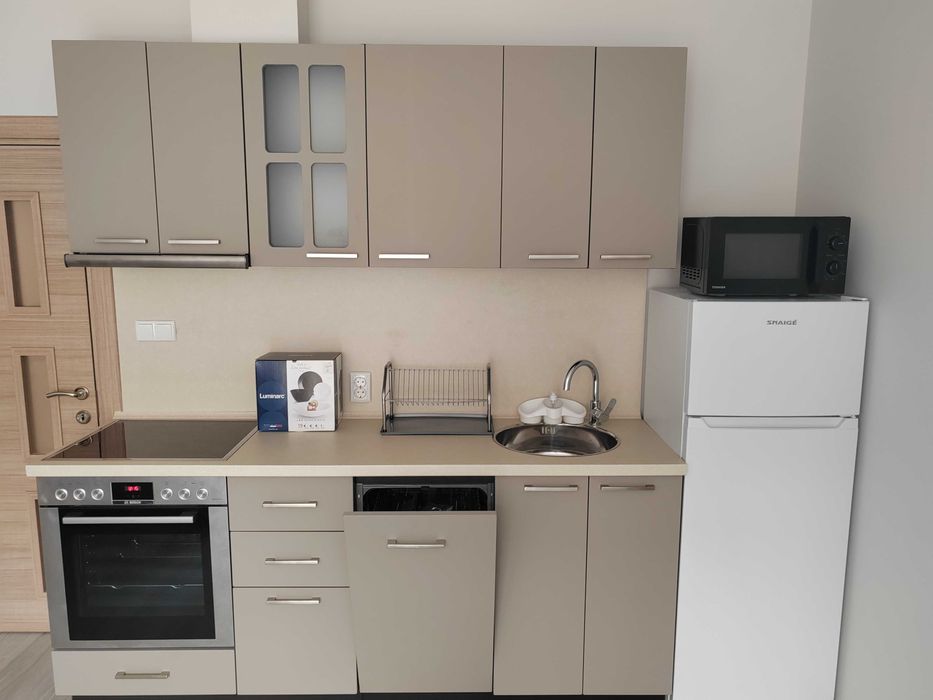 Дава се под наем Двустаен апартамент в Враца, Център - 64 кв.м за 408 € - Снимка #1