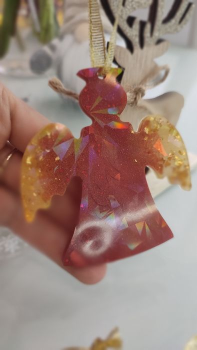 Ръчно изработени фигурки за елха от епоксидна смола