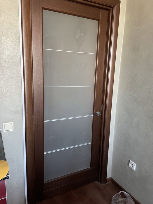 Продам межкомнатную дверь