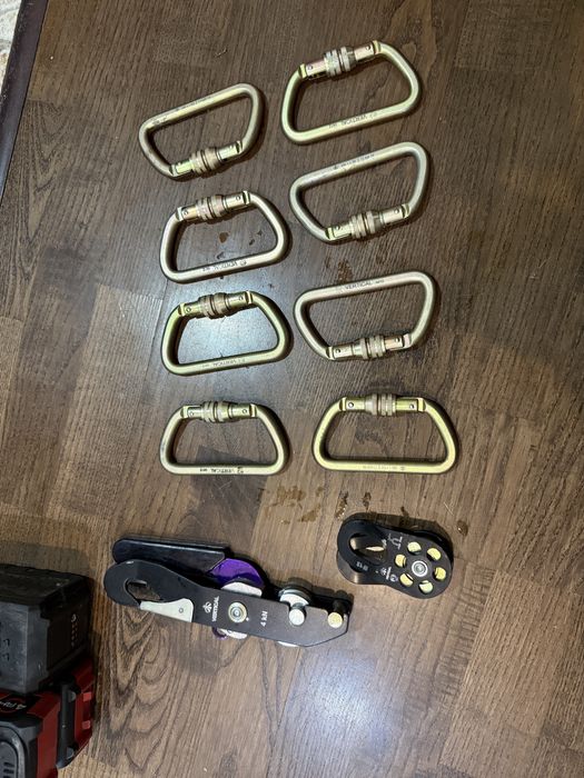 Карабины для альпинизма