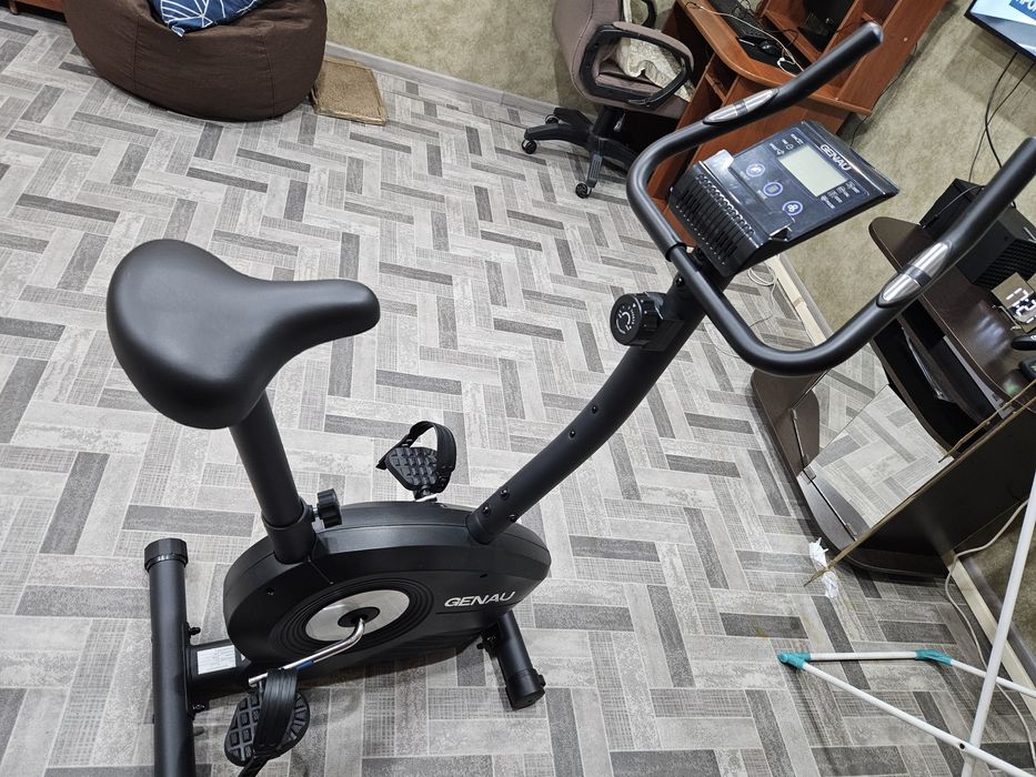 Велотренажер .велотренажер