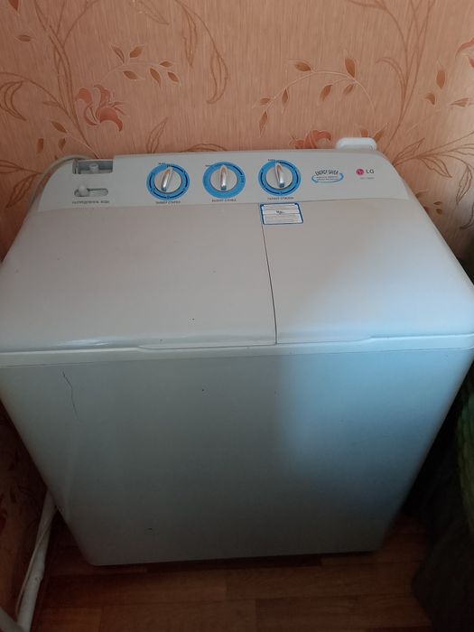 Продам отличную плиту машинку холодильник