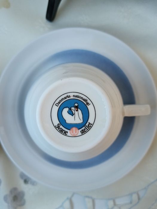 Рядка находка датски порцеланов сет за кафе и хранене с декор лебеди