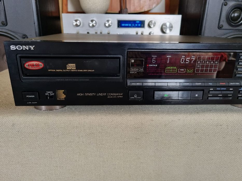 Sony CDP-990. Perfect functional. 18 Bit. Impecabil