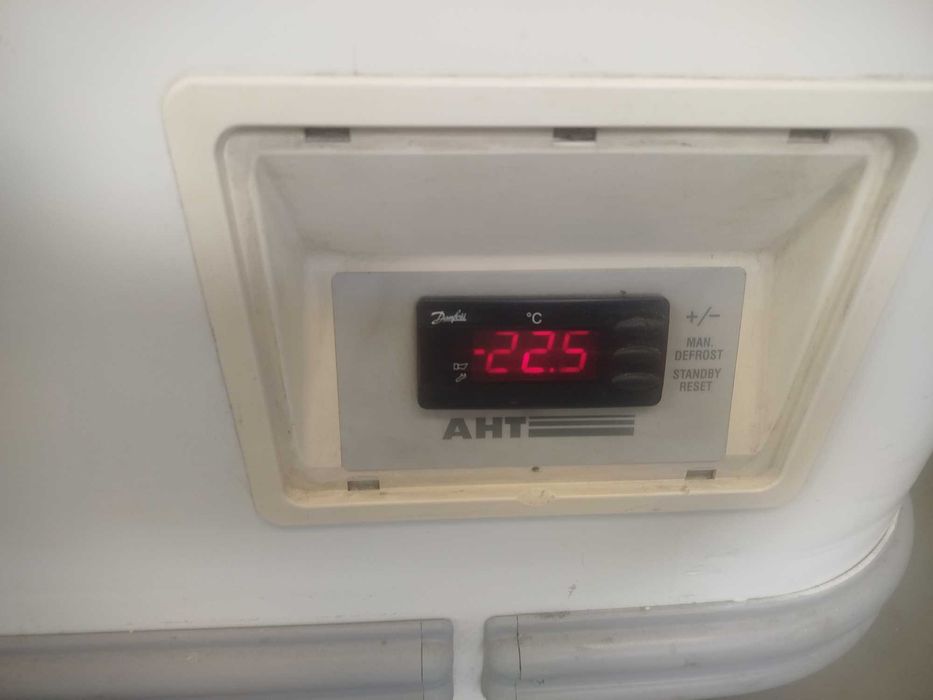 Хоризонтален фризер със стъклена врата AHT Paris 185