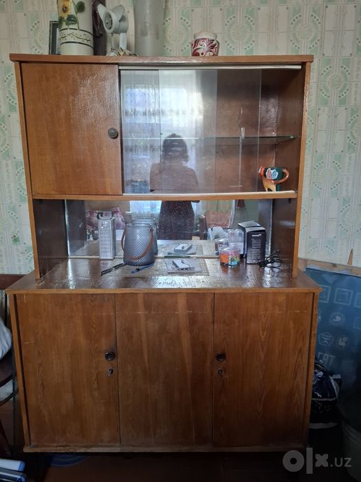 Продам сервант .