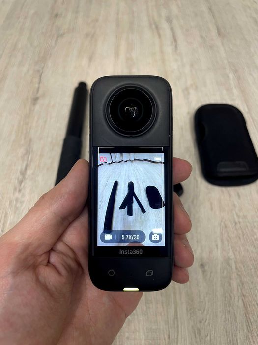 Insta360 x3 + штативы