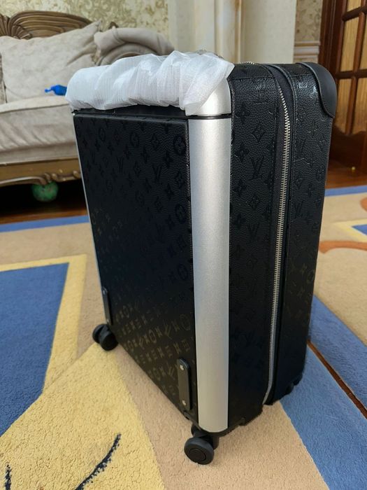 Чемодан Louis Vuitton Horizon 55