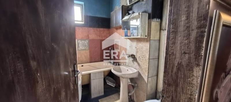 Продава се Четиристаен апартамент в Варна, Автогара - 108 кв.м за 435 €/кв.м - Снимка #8