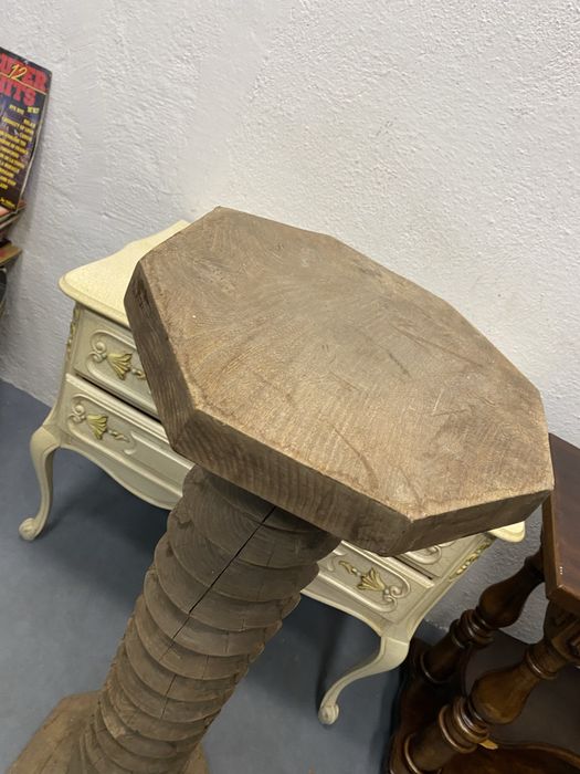 Стара френска колона от дъб