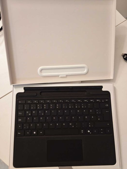 Surface Pro - Оригинална Клавиатура - без химикалка