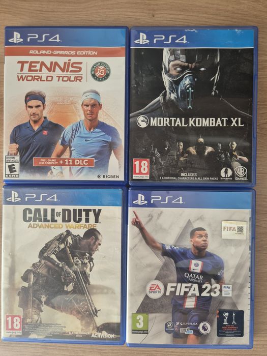 PlayStation 4 + 2 manete + 4 jocuri – Pachet complet