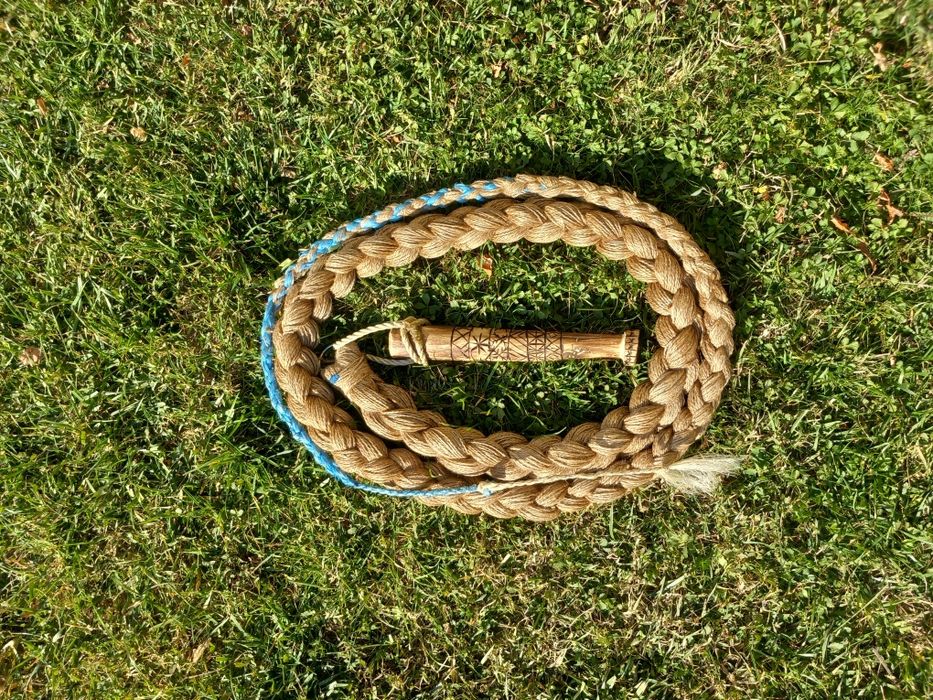 Bici tradițional romanesc împletit în 4