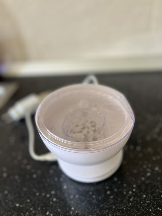 Proiector cu sunete albe , jocuri de lumini