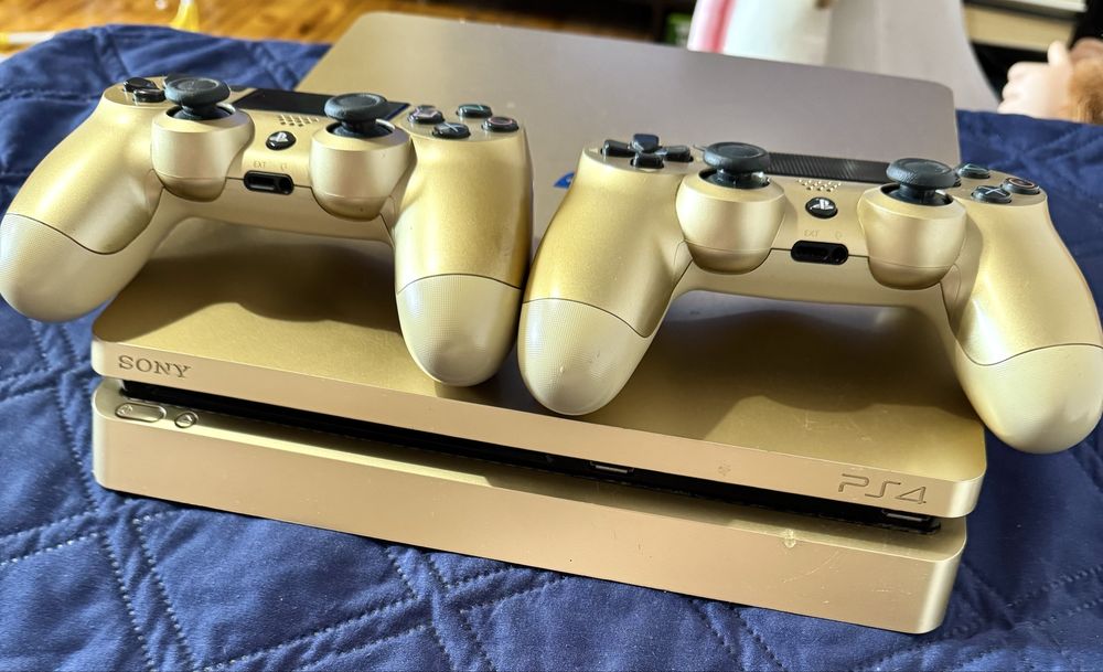 Sony Playstation 4 Slim, 500GB Limited Edition Gold