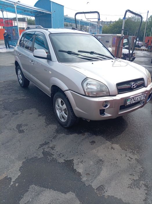 Автомобиль Hundai Tucson 2005